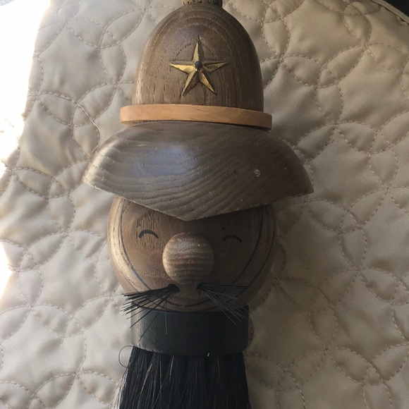 Vintage wooden handled Valet clothes brush - Picture 2 of 8